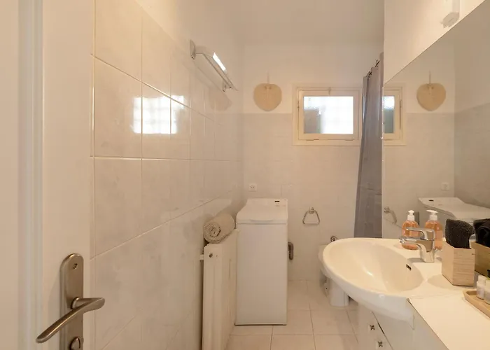 Cosy Proche Αντίμπ